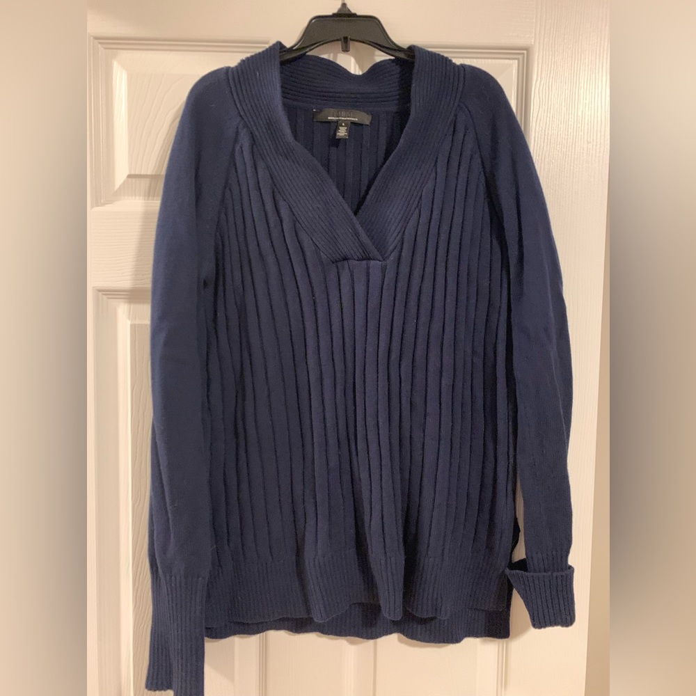 White House Black Market Navy Blue ribbed Sweater size Large